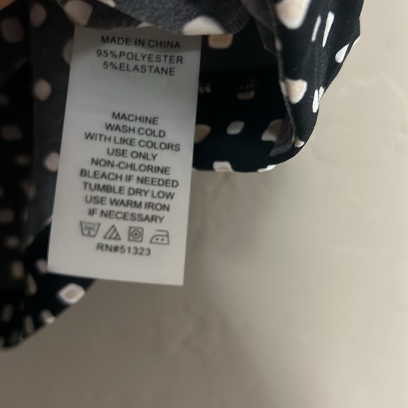 Vince Camuto Side Ruched Top - Picture 8 of 9